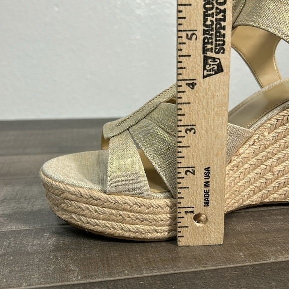 NEW Michael Kors Women's Berkley Gold Wedge Sandals - Picture 14 of 14